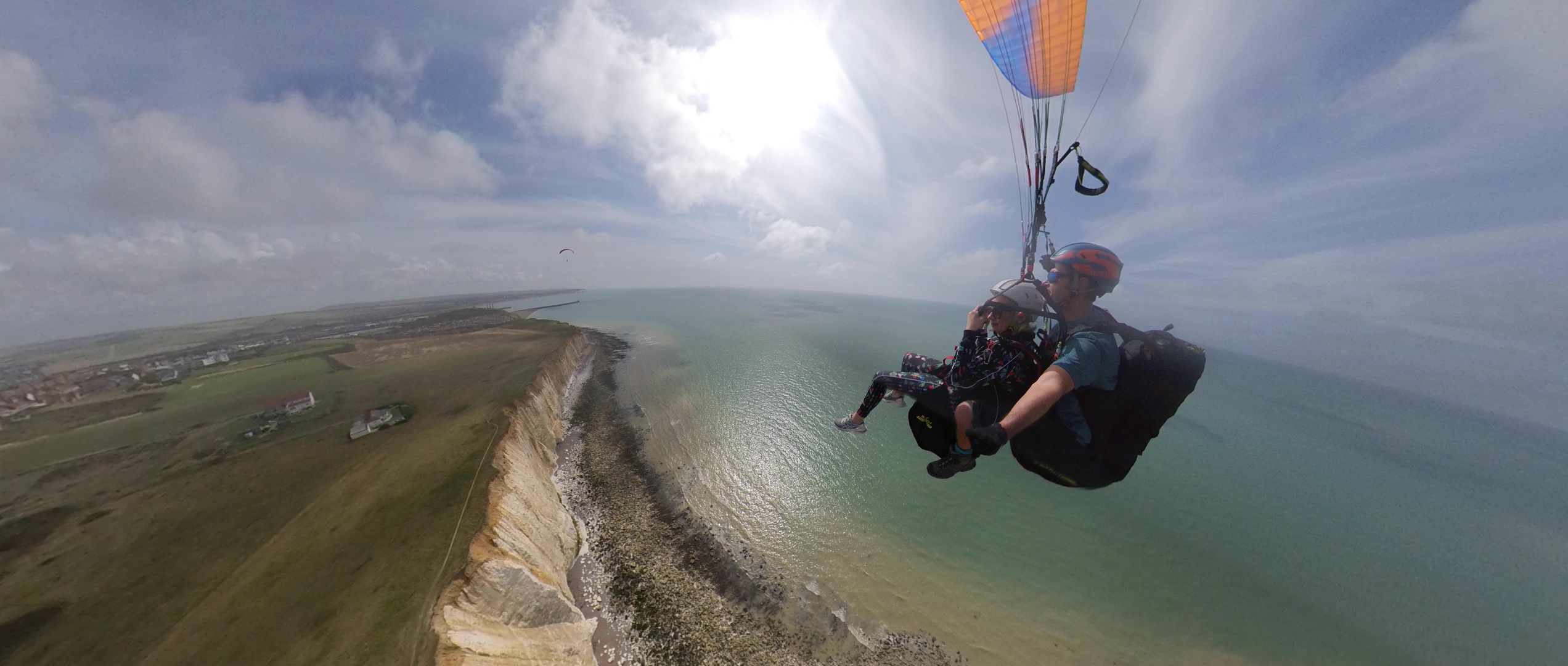 Gift experience flights outside of London with Mile High Paragliding