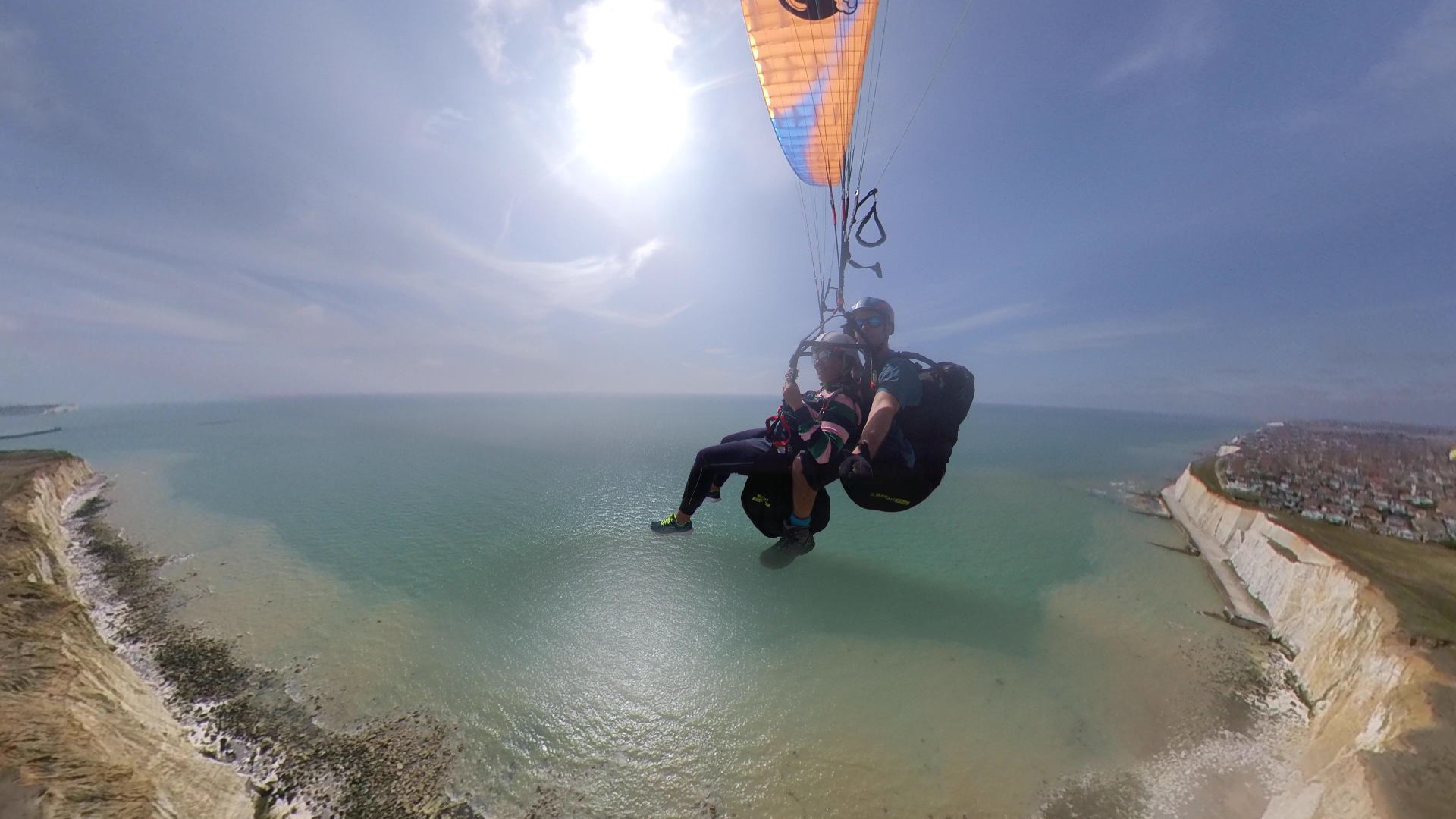 Buy a gift for a friend or surprise a loved on with Tandem paragliding