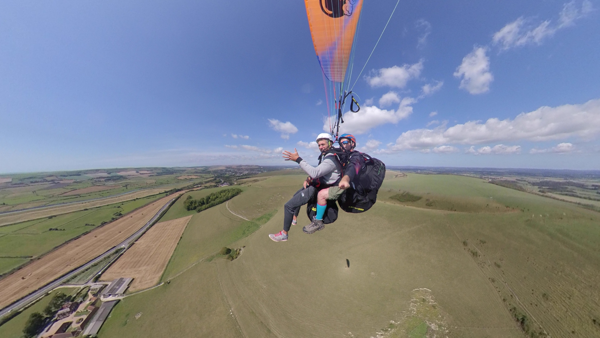 Treat a loved one with the gift of flight with Mile High Paragliding