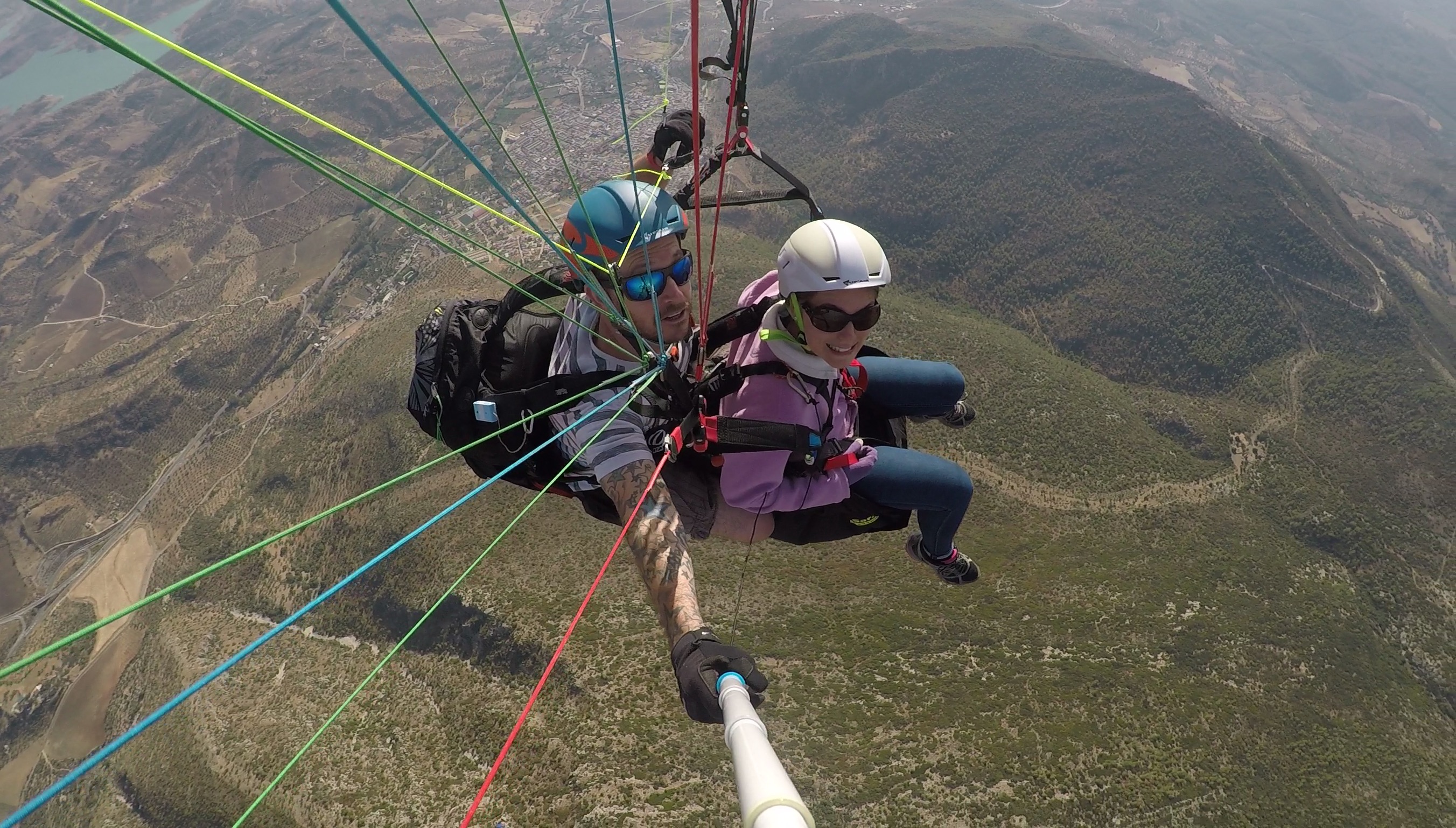 Birds eye view of a tandem paragliding experience with Mile High Paragliding