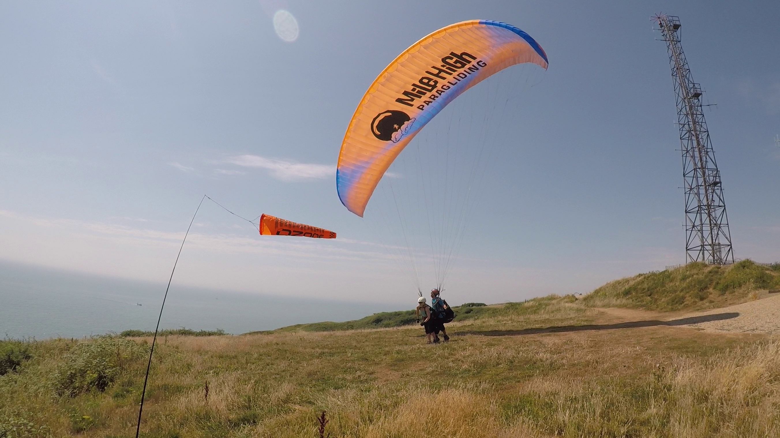 Let&#39;s fly on a tandem gift experience with Mile High Paragliding