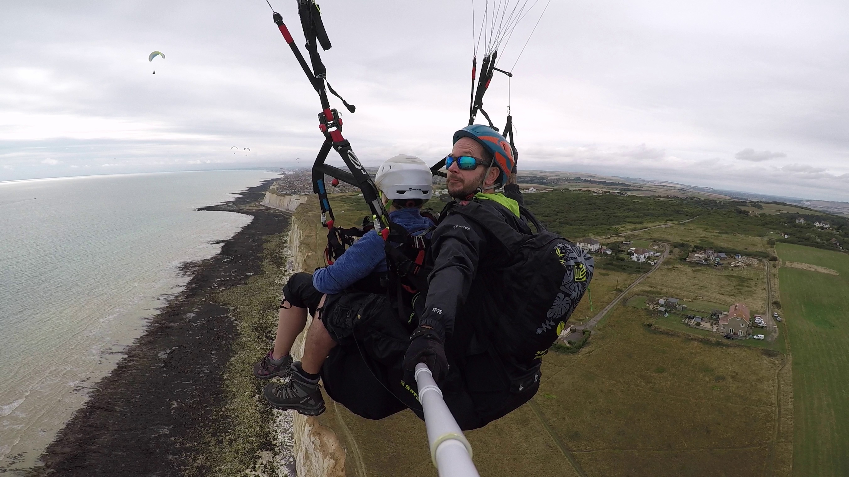 Give the gift or flight and experience Sussex from a new angle with Mile High Paragliding