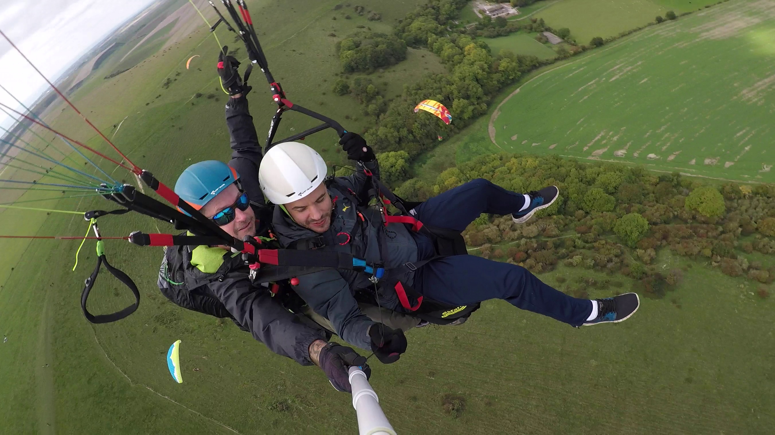Searching for the perfect gift? Give the gift of flight with Mile High Paragliding