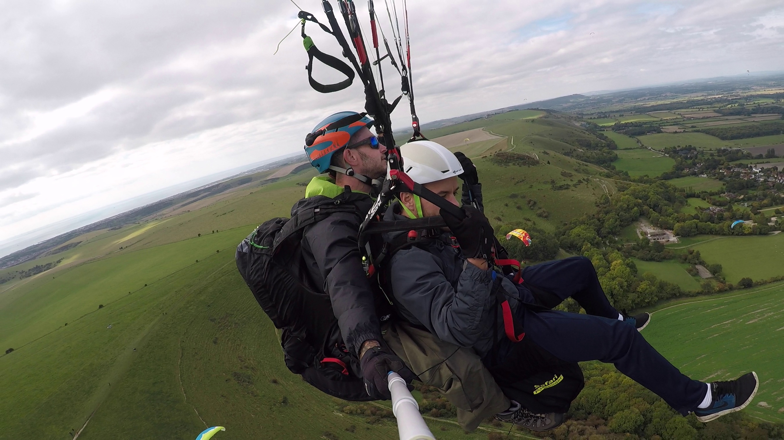 Gift and experiences in Sussex from London with Mile High Paragliding