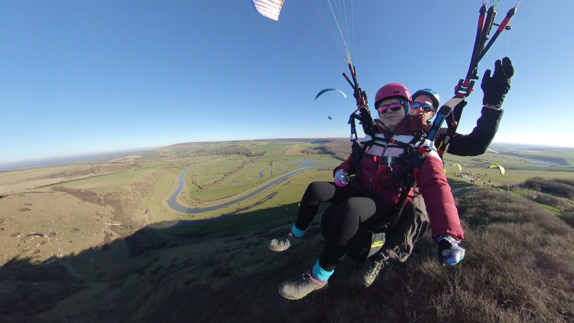 High and over paragliding in Sussex with Mile High Paragliding